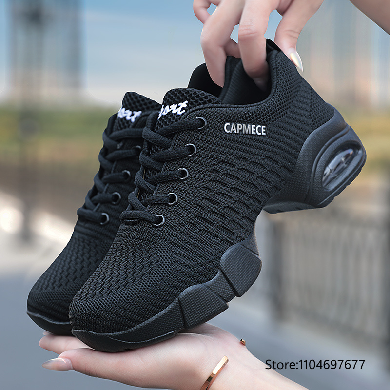 Ademende danssneakers voor dam - Zumba & Yoga Fitness By Anushree Pune Reviews recensie en prijs